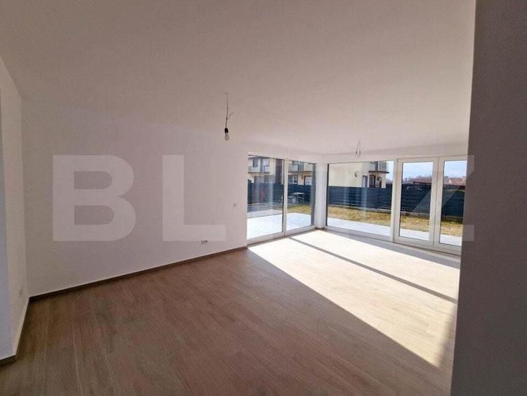 Casă cu 4 camere cu Teren 550 Mp în Stupini