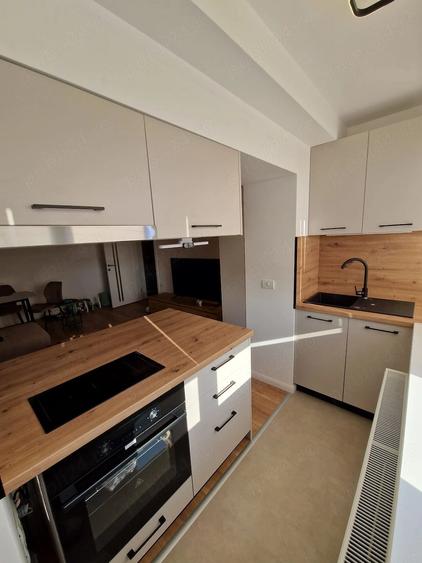 Apartament cu 3 camere decomandat în Faleza Nord