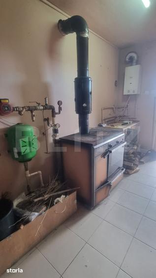 Casă cu 8 camere cu Teren 28000 Mp în Ceptura