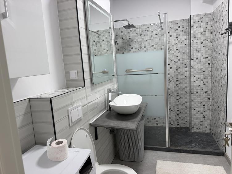 Apartament cu 3 camere decomandat, mobilat în Mihai Viteazul