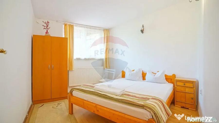 Casă cu 11 camere cu Teren 712 Mp în Fundata