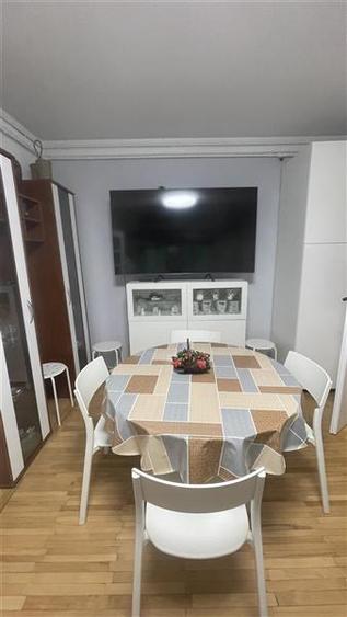 Apartament cu 2 camere semidecomandat, mobilat în Pajura