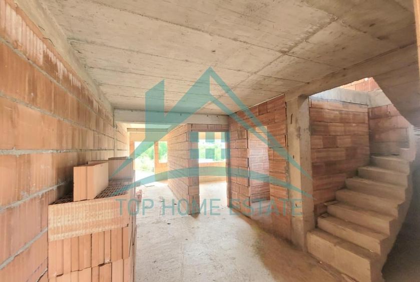 Duplex cu 5 camere cu Teren 480 Mp în Dezmir
