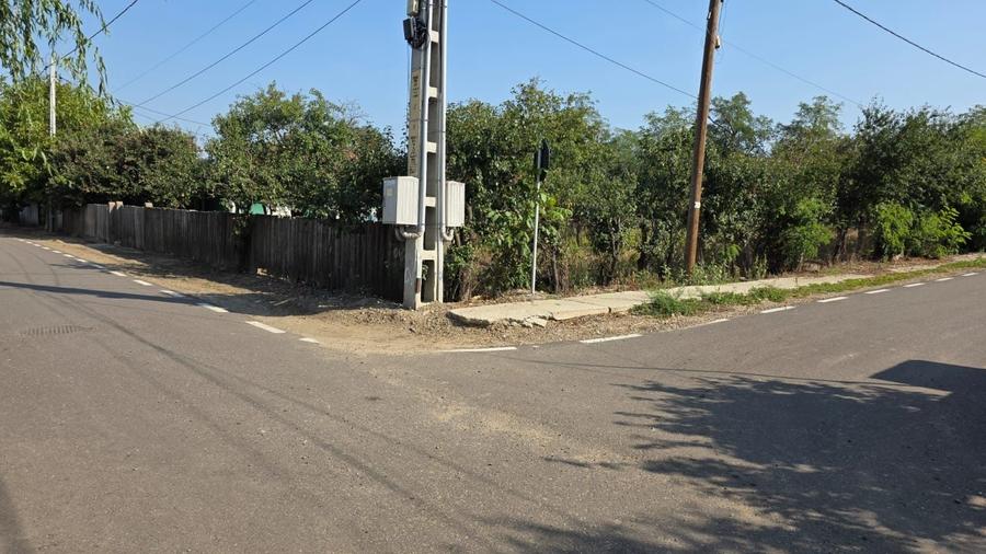 Casă cu 2 camere în Perieni