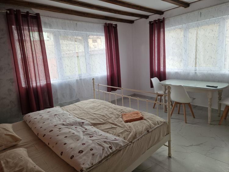 Casă cu 4 camere cu Teren 600 Mp în Central
