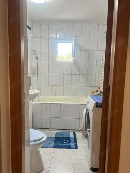 Apartament cu 3 camere decomandat, mobilat în Apusului