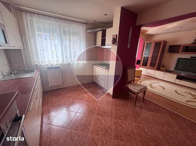 Apartament cu 3 camere decomandat în Iosia