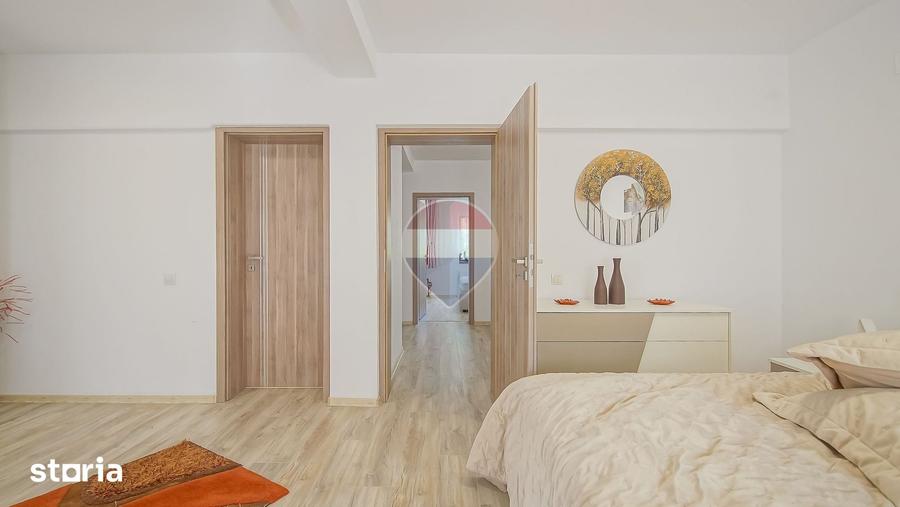 Apartament cu 4 camere decomandat în Clăbucet