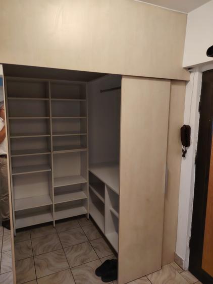 Apartament cu 3 camere semidecomandat în Bucureștii Noi
