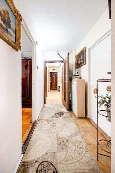 Apartament cu 5 camere decomandat în Micălaca