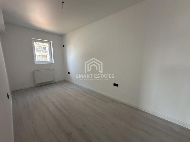 Apartament cu 3 camere decomandat în Titan