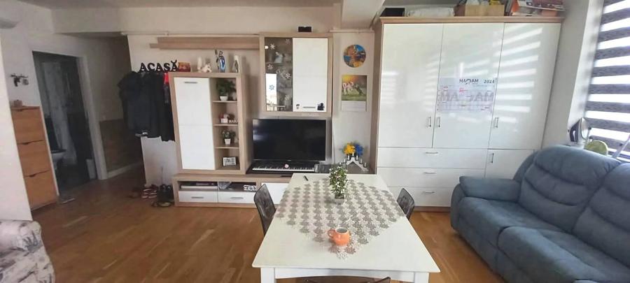 Apartament cu 3 camere semidecomandat în Mihai Viteazul
