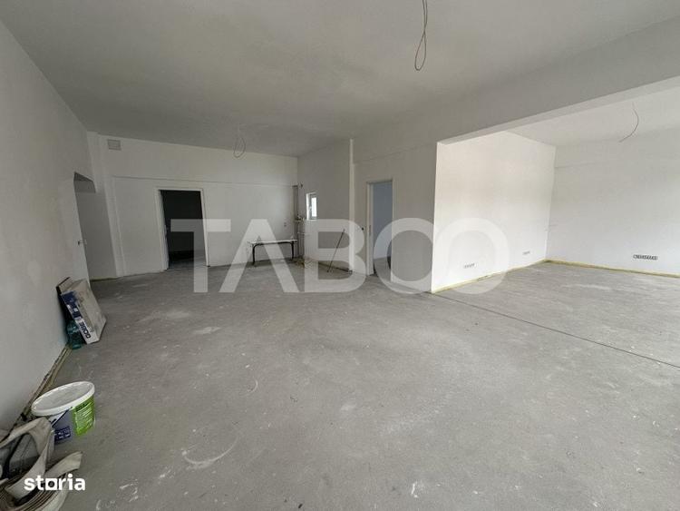 Spațiu comercial, de 915 mp, în Central