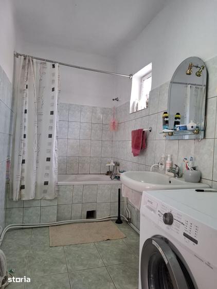 Casă cu 3 camere cu Teren 520 Mp în Central