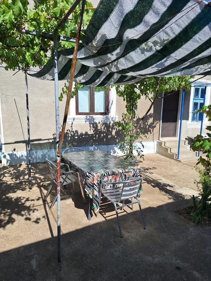 Casă cu 6 camere cu Teren 800 Mp în Pădina