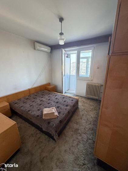 Apartament cu 3 camere semidecomandat, mobilat în Tineretului