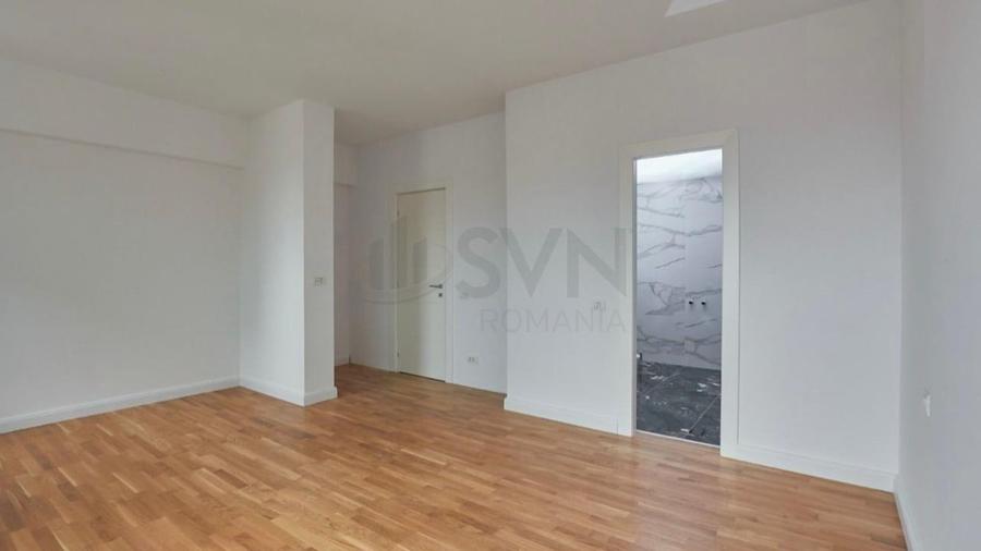 Apartament cu 4 camere decomandat în Pipera