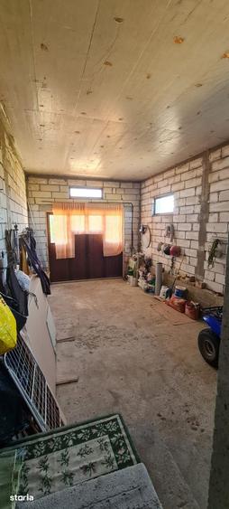 Casă cu 7 camere cu Teren 8000 Mp în Cosmești