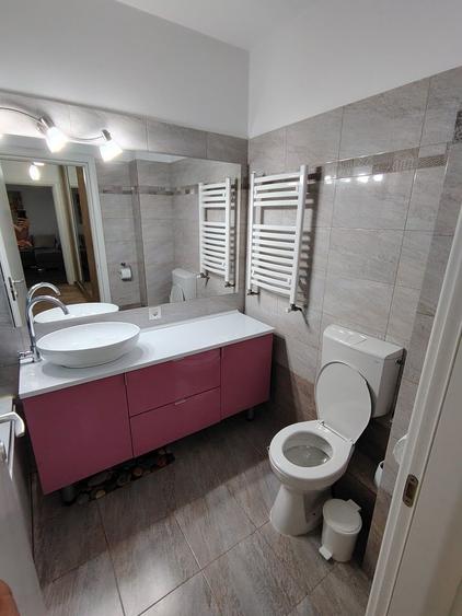 Apartament cu 2 camere decomandat în Titan