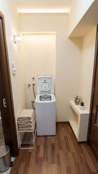 Apartament cu 3 camere semidecomandat, mobilat în P-ța Rosetti