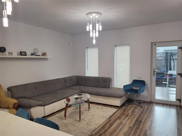 Casă cu 4 camere cu Teren 230 Mp în Micro 3