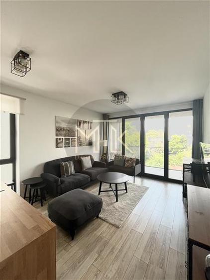 Apartament cu 3 camere decomandat, mobilat în Nordului