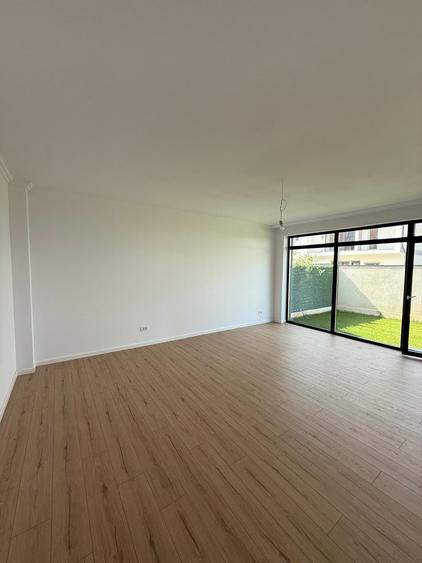 Duplex cu 5 camere cu Teren 60 Mp în Exterior Nord