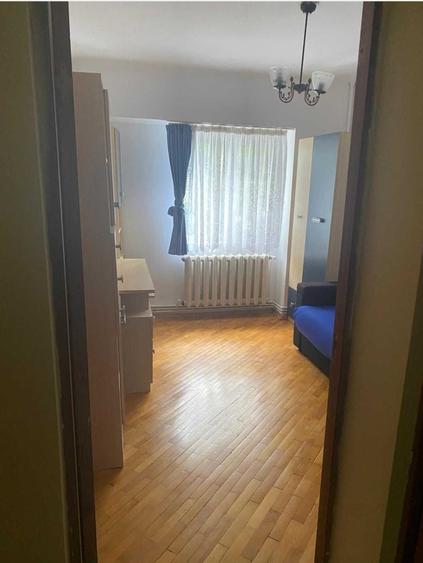 Apartament cu 3 camere decomandat în Păcurari