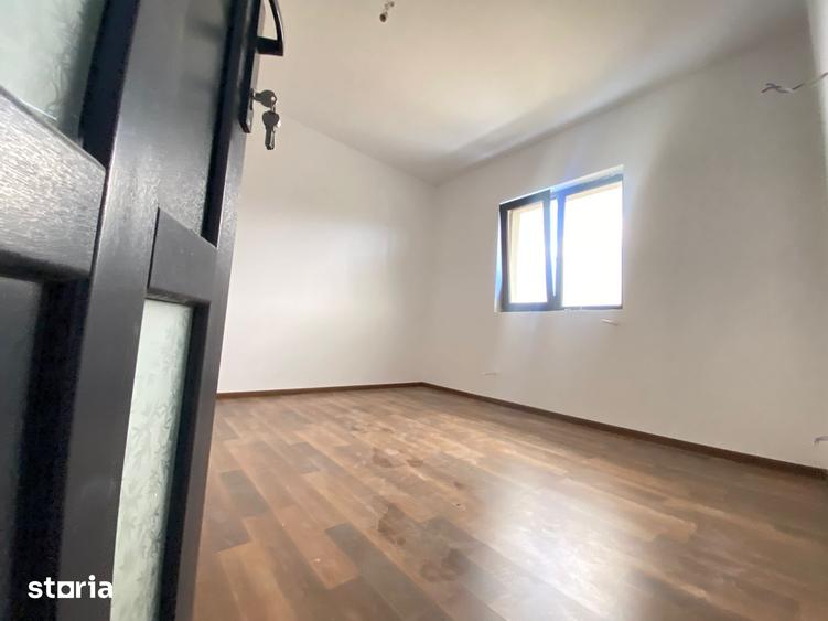 Casă cu 3 camere cu Teren 400 Mp în Central