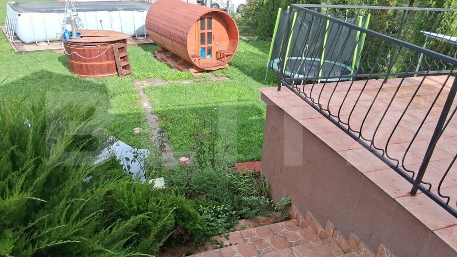 Casă individuală cu 7 camere cu Piscina în Cornești