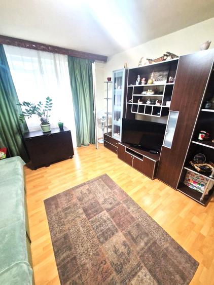 Apartament cu 2 camere decomandat în Drumul Taberei