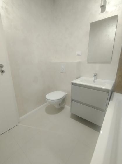 Apartament cu 3 camere decomandat în Malu Roșu