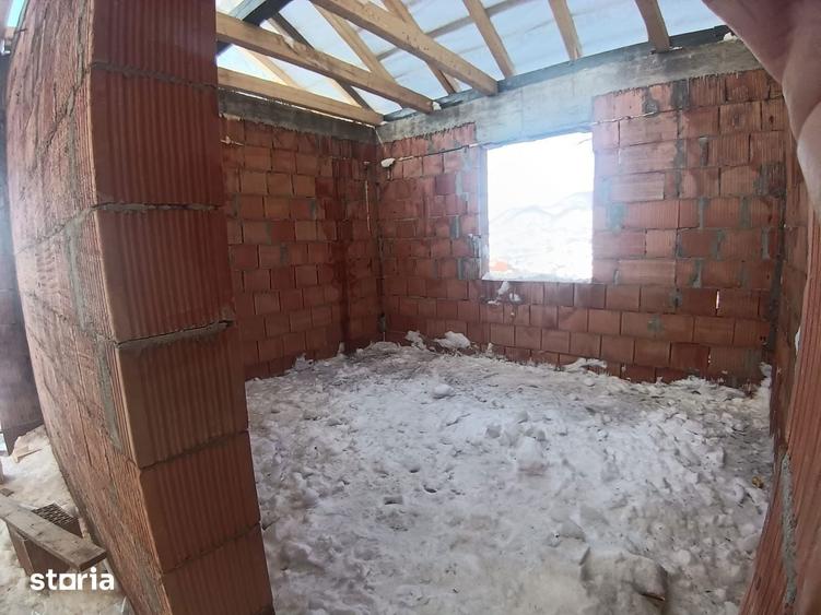 Casă cu 3 camere cu Teren 500 Mp în Central