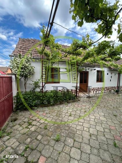 Casă cu 6 camere cu Teren 2109 Mp în Șeica Mică