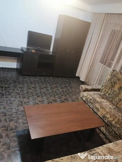 Garsonieră decomandată în Exercițiu