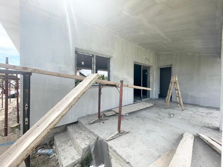 Duplex cu 3 camere cu Canalizare în Moșnița Nouă