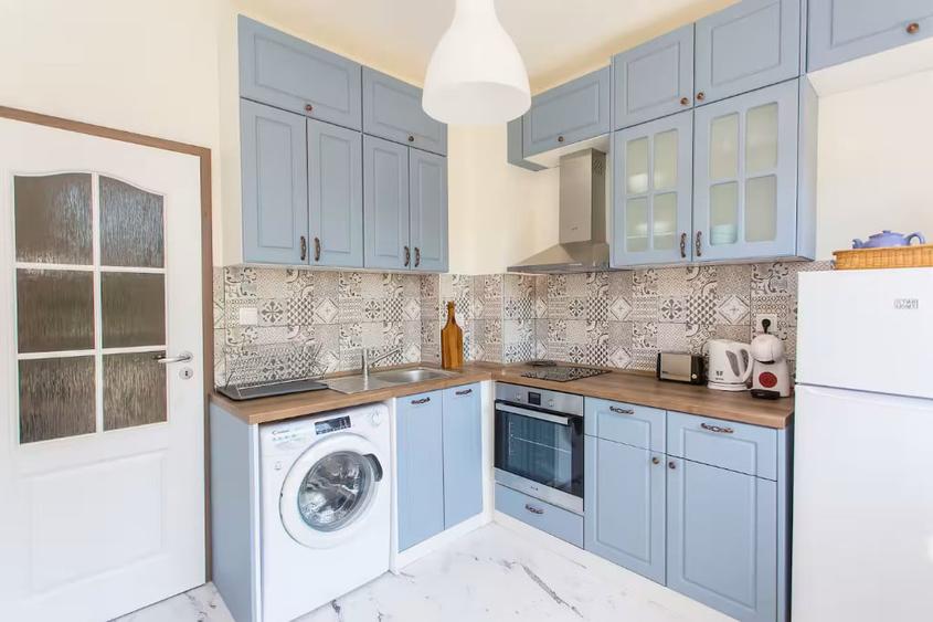 Apartament cu 3 camere decomandat în Crângași