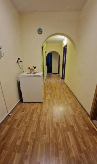 Apartament cu 3 camere decomandat, mobilat în Gorjului