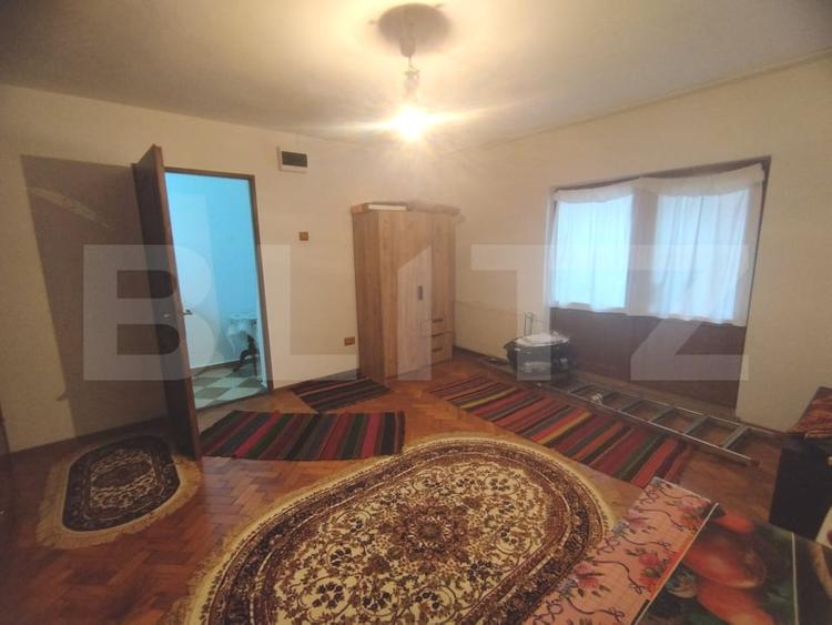 Apartament cu 3 camere decomandat, mobilat în Podul de Fier