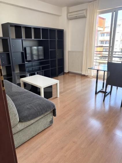 Apartament cu 3 camere decomandat, mobilat în Torontalului