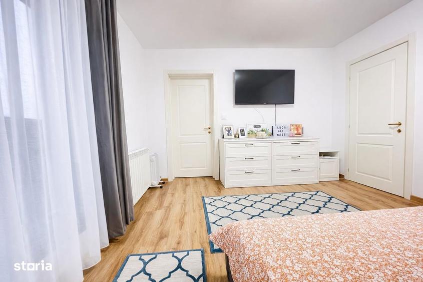 Casă cu 4 camere cu Teren 500 Mp în Valea Adâncă