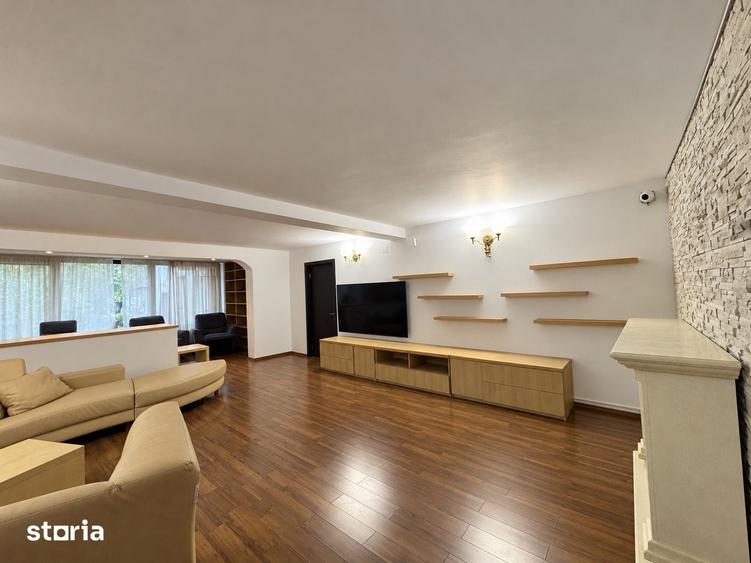 Casă cu 6 camere cu Teren 1538 Mp în Dănești