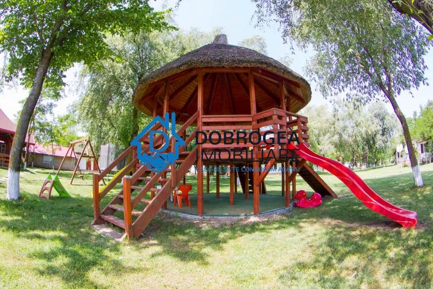 Casă cu 18 camere cu Teren 30000 Mp în Maliuc