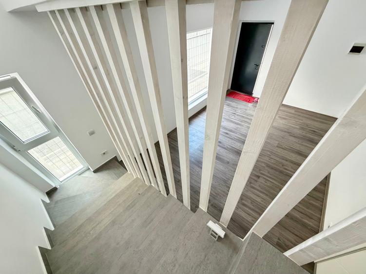Duplex cu 3 camere cu Canalizare în Apărătorii Patriei