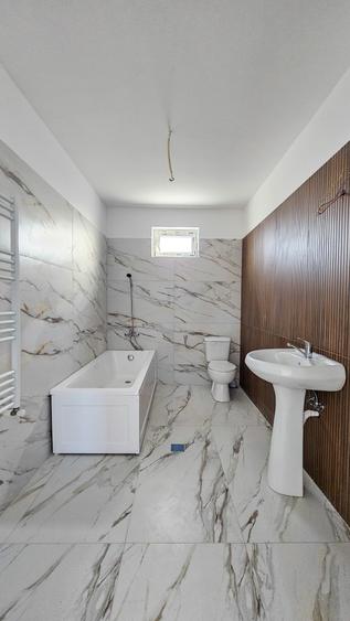 Casă individuală cu 4 camere cu Teren 452 Mp în Săbăreni
