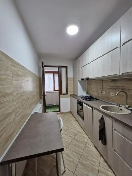 Apartament cu 3 camere decomandat, mobilat în Dristor