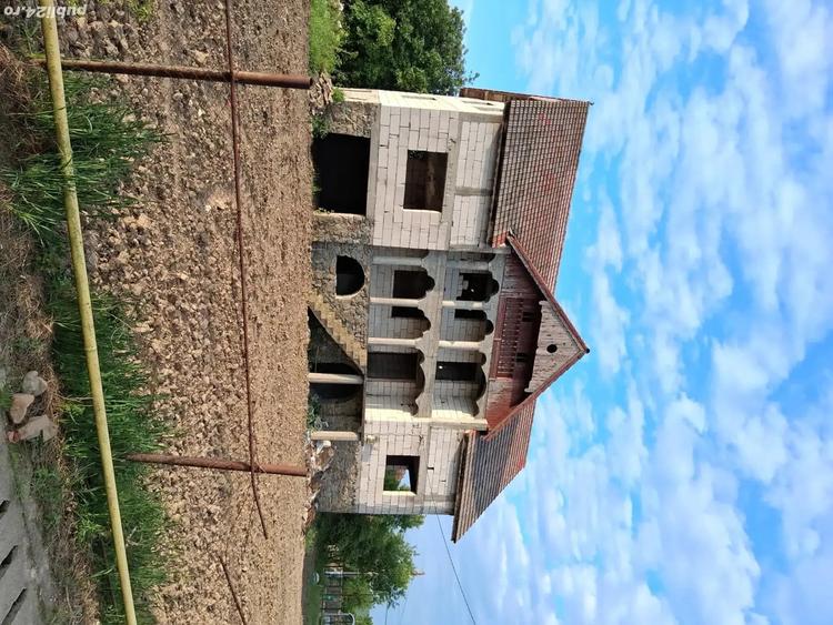 Casă cu 6 camere cu Teren 1800 Mp în Suplacu de Barcău