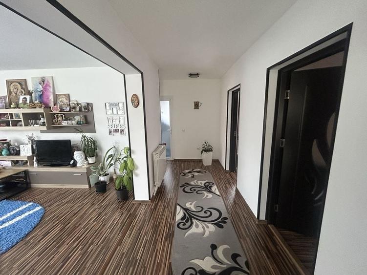 Casă cu 3 camere în Central