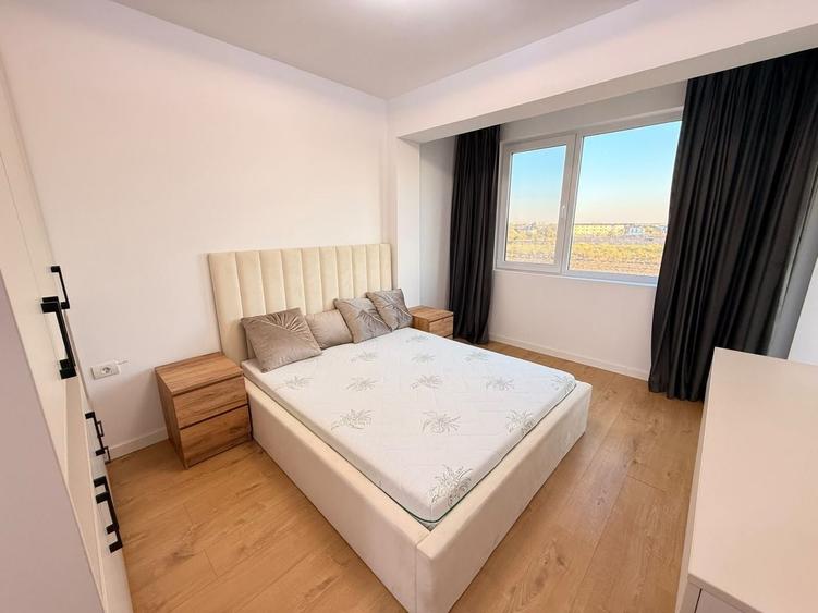 Apartament cu 3 camere semidecomandat în Tunari
