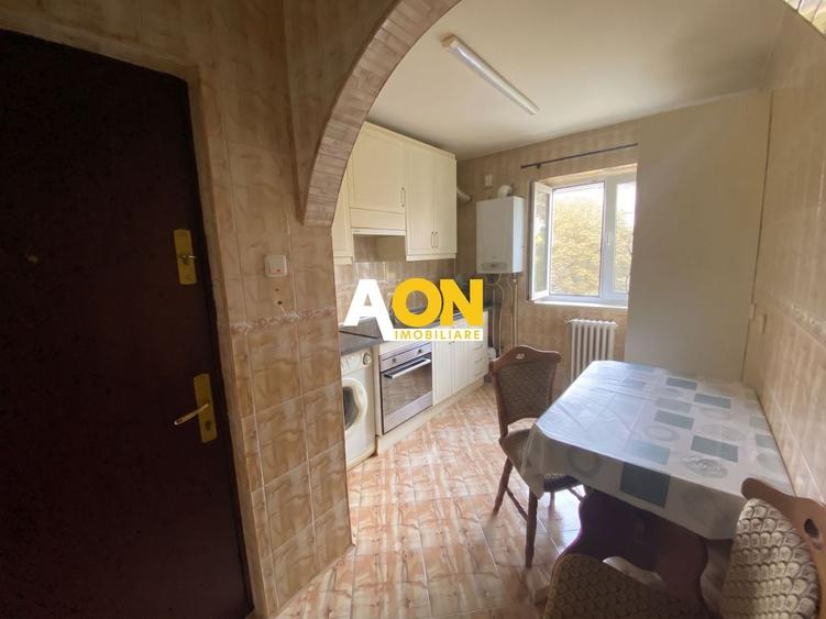 Apartament cu 2 camere semidecomandat, mobilat în Cetate